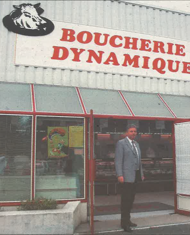 Le fondateur de Boucherie Dynamique Alain Charron devant son magasin
